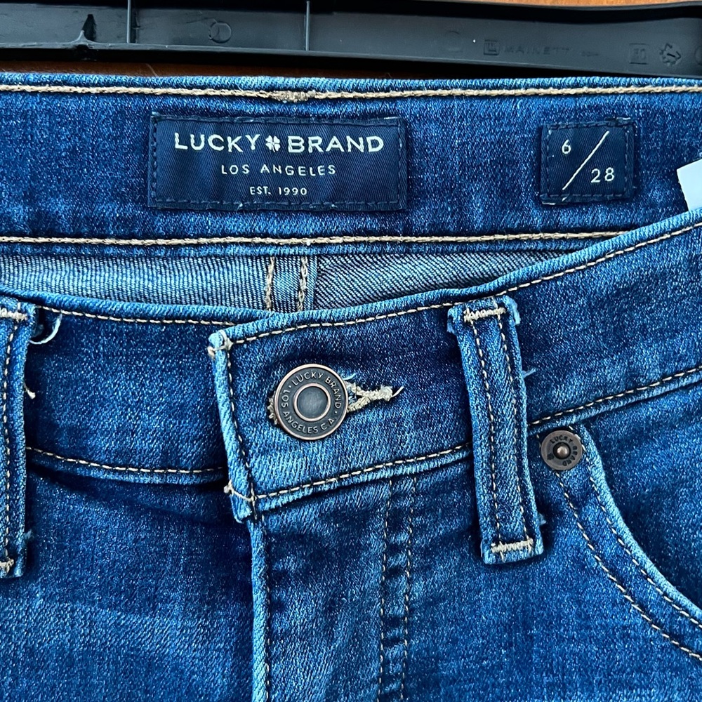Lucky brand cropped jean